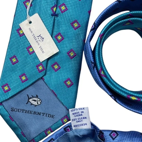 🆕SOUTHERN TIDE Blue Geometric Silk DESIGNER Tie - Picture 3 of 5